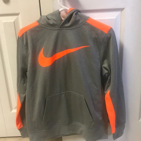 ⭐️ ⭐️ SOLD ⭐️ ⭐️ Nike hooded pullover sweatshirt - Picture 1 of 3